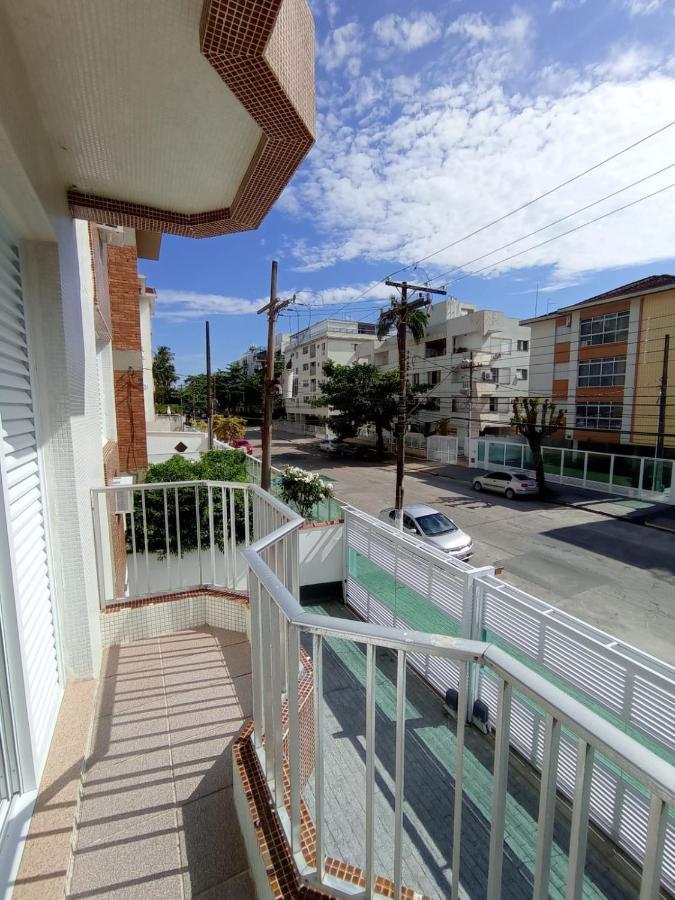 Apartamento com Estacionamento, Wi-Fi, Ar condicionado a 300 metros da Praia da Enseada no Guarujá. Exterior foto