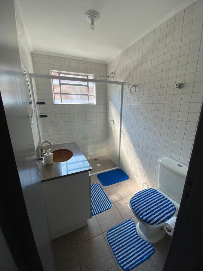 Apartamento com Estacionamento, Wi-Fi, Ar condicionado a 300 metros da Praia da Enseada no Guarujá. Exterior foto