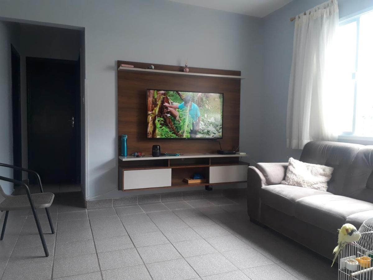 Apartamento com Estacionamento, Wi-Fi, Ar condicionado a 300 metros da Praia da Enseada no Guarujá. Exterior foto