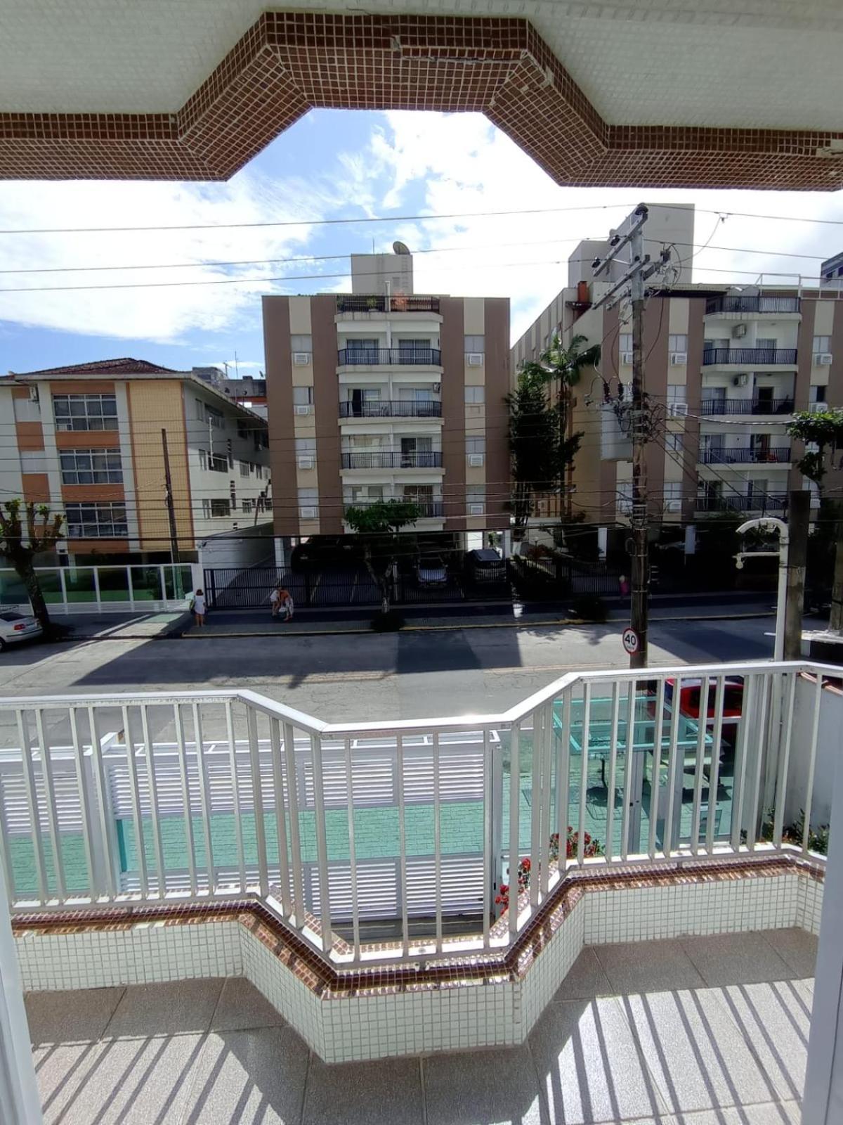 Apartamento com Estacionamento, Wi-Fi, Ar condicionado a 300 metros da Praia da Enseada no Guarujá. Exterior foto