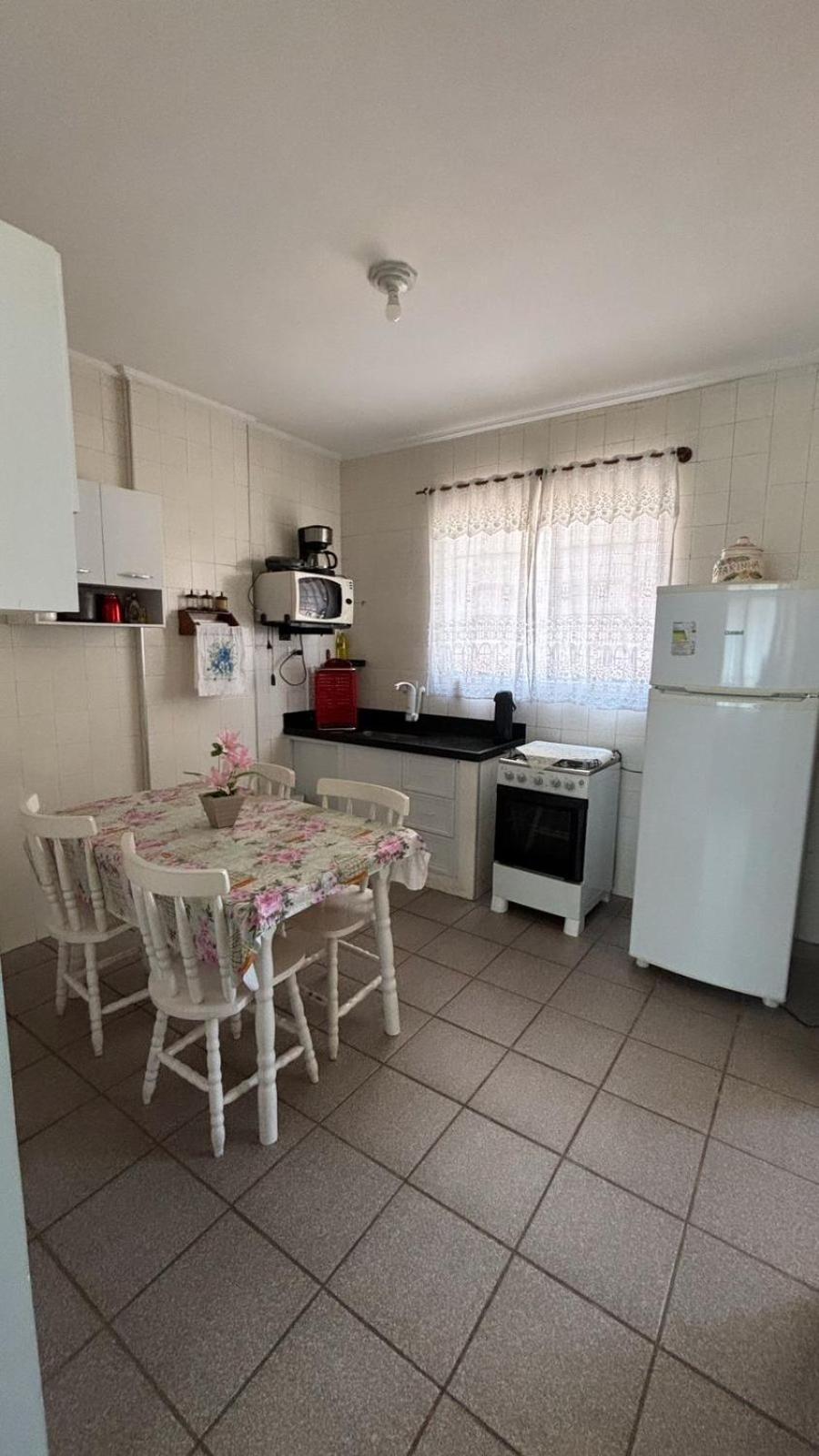Apartamento com Estacionamento, Wi-Fi, Ar condicionado a 300 metros da Praia da Enseada no Guarujá. Exterior foto