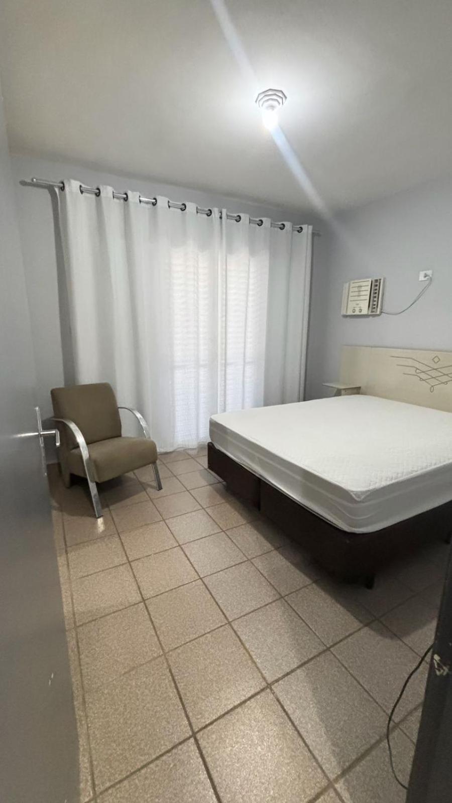 Apartamento com Estacionamento, Wi-Fi, Ar condicionado a 300 metros da Praia da Enseada no Guarujá. Exterior foto
